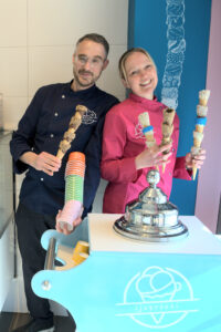 zelf ijspressi ijsjes scheppen met onze ijskar