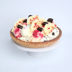 banketbakkers korstschelp, gevuld met onze specials: oreo, red velvet, witte chocolade en salted caramel ijs. Je mag ook zelf je smaken kiezen voor deze ijstaart.