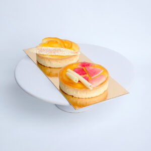 taartrondje gevuld met perzik passie yoghurt ijs